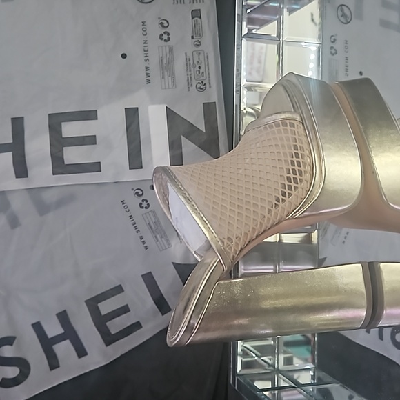 New Golden Chunky - Picture 2 of 3